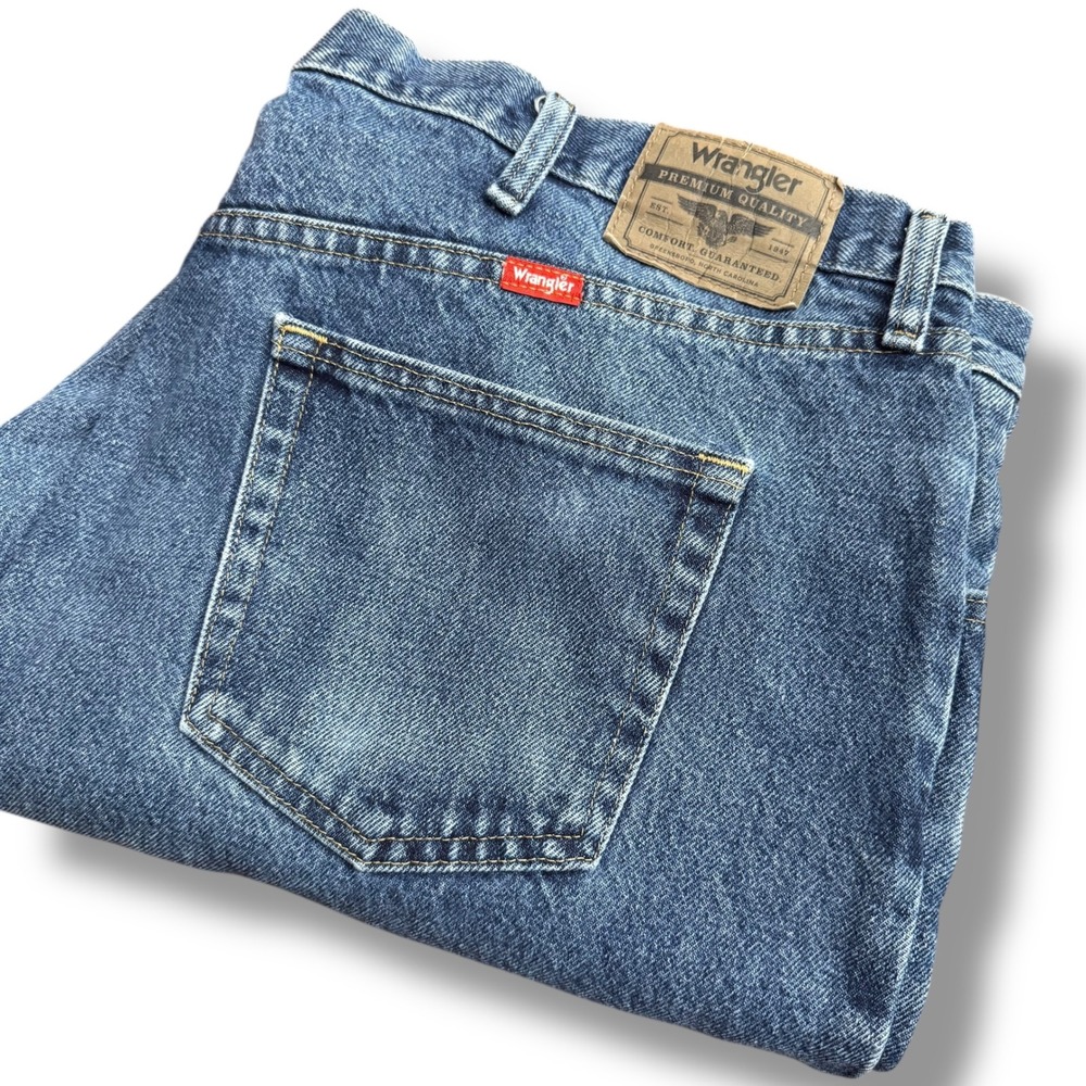 Wrangler Men's Regular Fit Premium Quality Blue Denim Jeans 44x30 - Picture 1 of 13